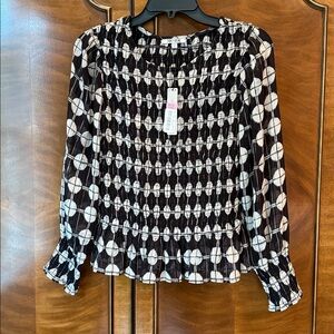 NWT Nic + Zoe Size Small Black and Cream Top Gathered at sleeves and bodice